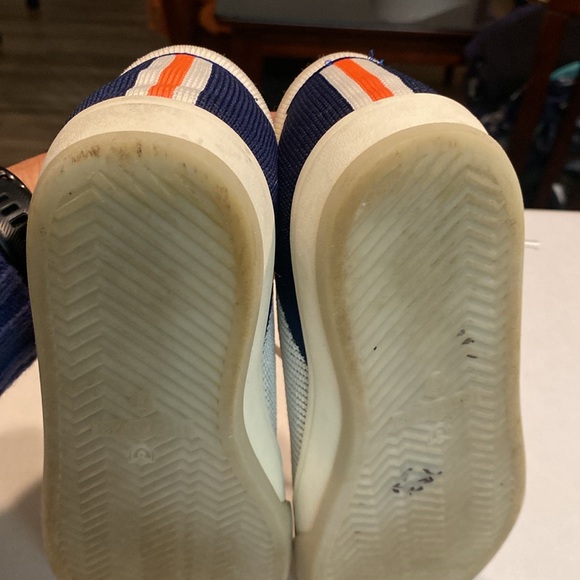 ROTHY’S The Classic Lace Up Sneaker in Cream and Navy Blue Womens Size 8 EUC - Picture 13 of 15